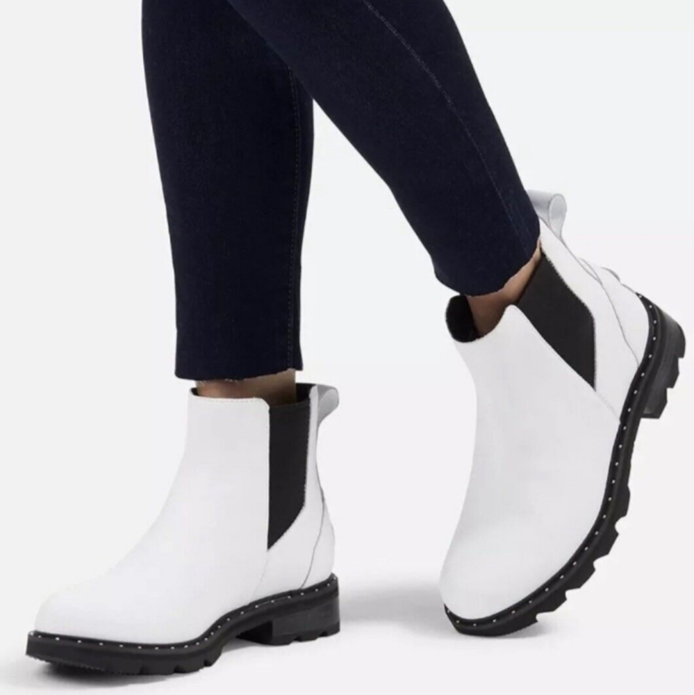 Sorel White Lug Sole Studded Lennox Boots sz 8.5